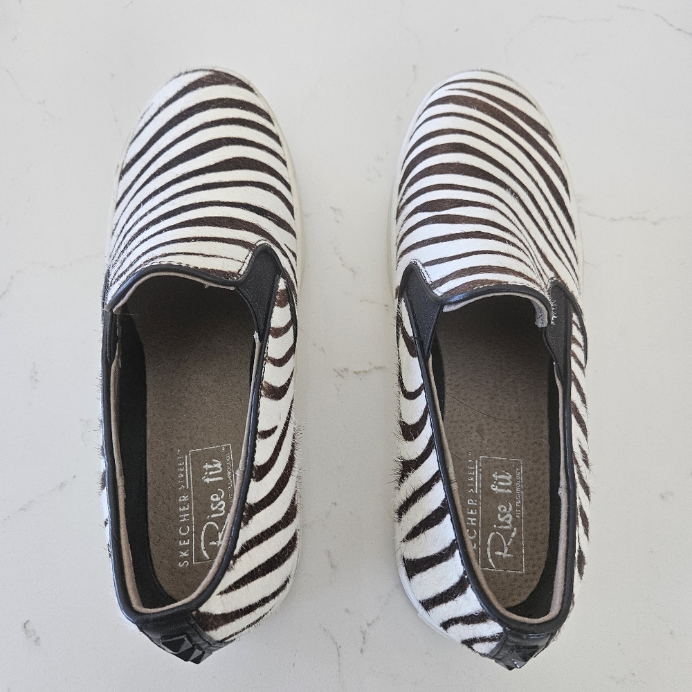 SKECHERS STREET RISE FIT Zebra Stripped Shoe NWOT